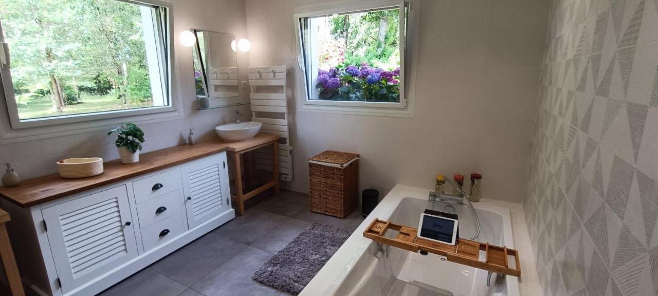 Magnifique Villa 5 Etoiles Avec Piscine Privee Parc 2 Ha La Chaize-le-Vicomte 外观 照片
